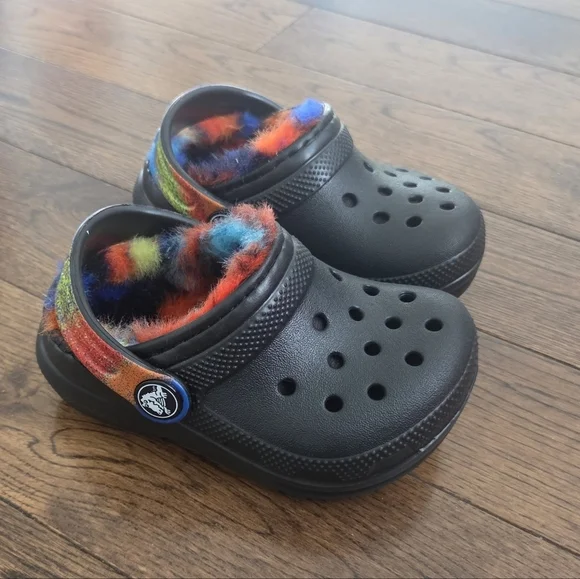 Crocs For Toddler Black With Multi Color Faux Fur Lining Size 5