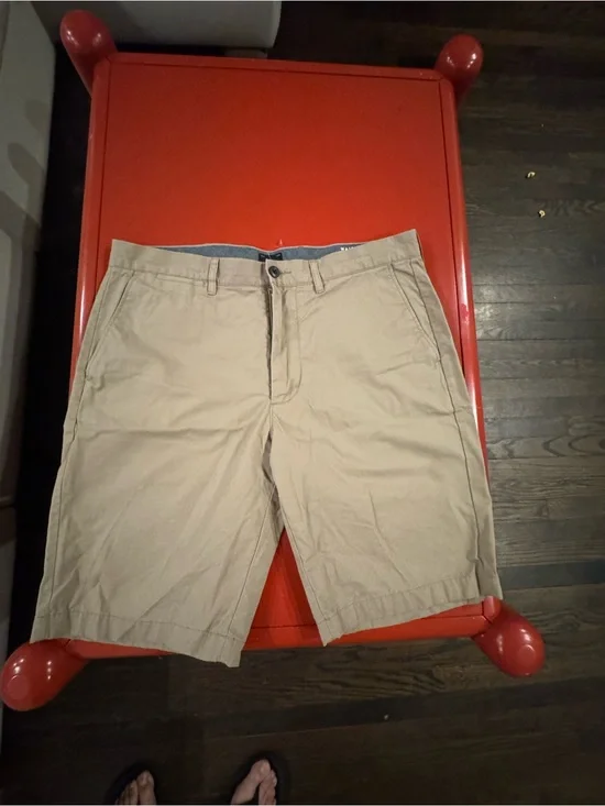 J. Crew Men’s Tan Flat Front Chino Shorts
