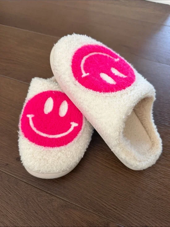 Kids Cozy Cream Slippers with Pink Smiley