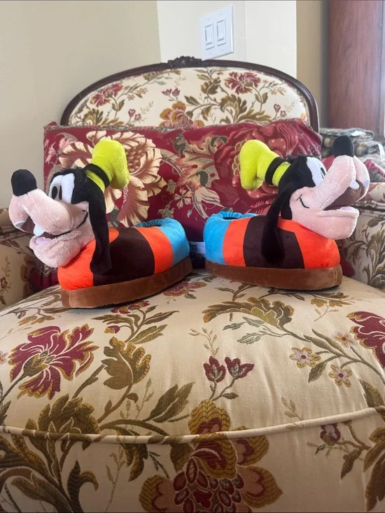 Goofy Character Plush Slippers - Bright Multicolor