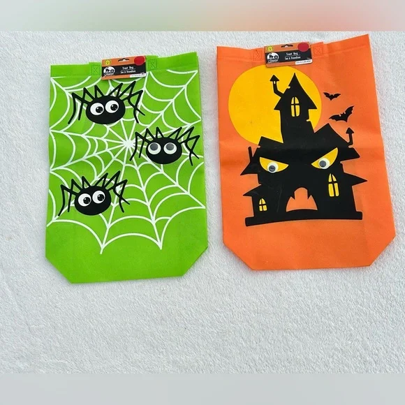 New Halloween Trick or Treat bags Totes Spider Haunted House
