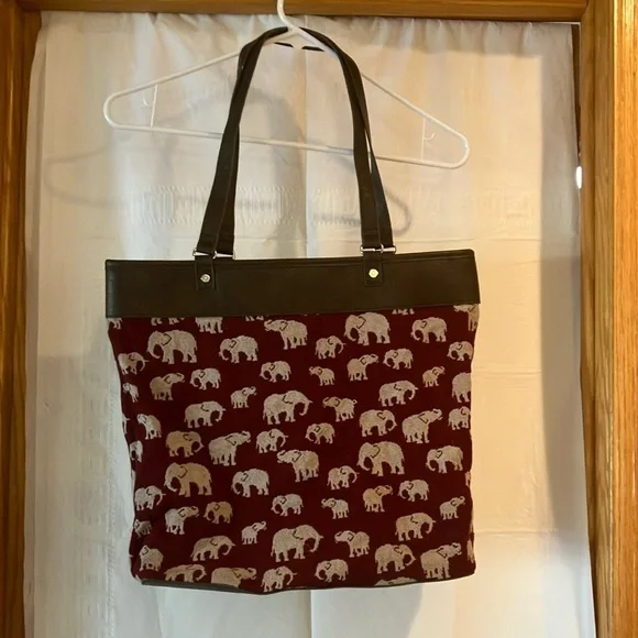 Elephant Print Tote Bag/Jewell by ThirtyOne Burgandy w/Gray Elephants GUC
