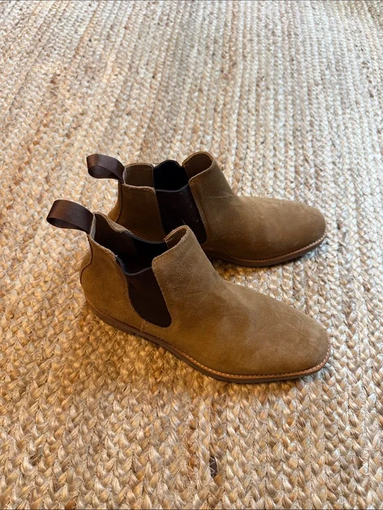 Men's Suede Chukka Boots in Brown wore once