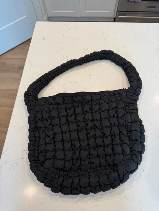 QUILTED CROSSBODY PUFFER TOTE BAG BLACK