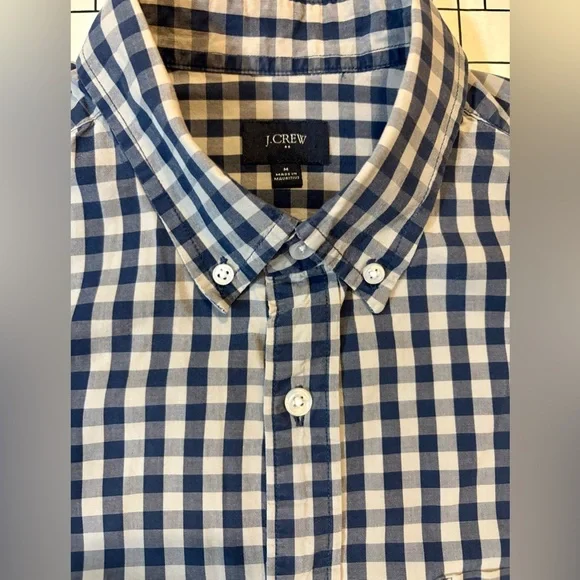 J. Crew Men’s Size Medium Blue and White Checkered Button‎ Down Shirt