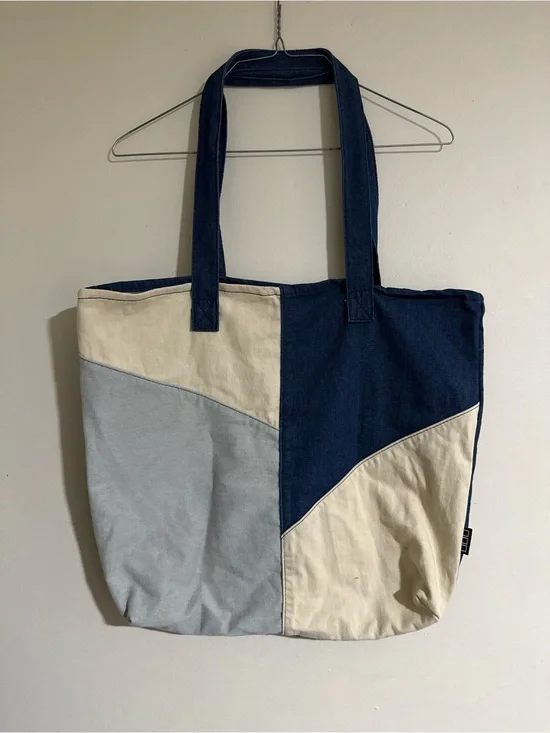 Canvas Colorblock Tote Bag in Navy, Light Gray & Cream