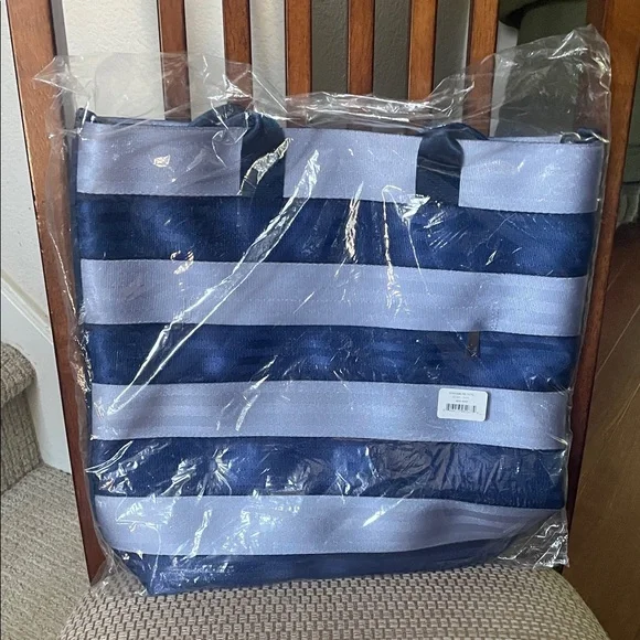 Harveys seatbelt navy/denim large streamline tote