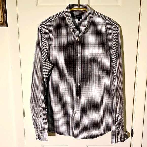 J.Crew Mens Shirt Button Down. Size Large. Burgundy/blue And White‎ Checks.