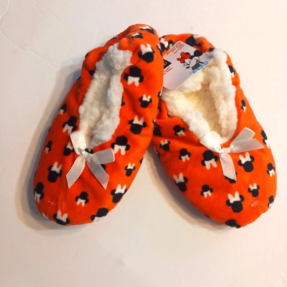 Disney Minnie Mouse size 4T/ 5T slippers