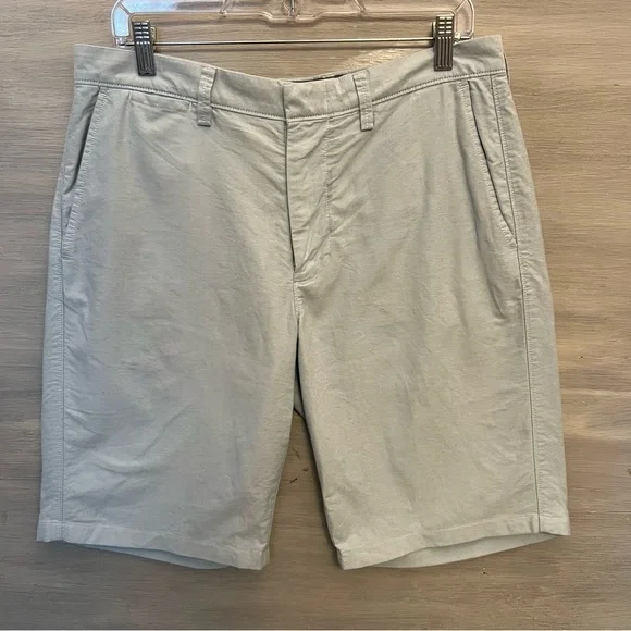J Crew Club Pale Blue Flat‎ Front Chino Shorts Size 32” Good Condition