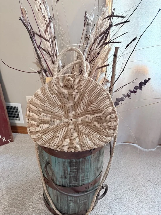 Billabong Woven Round Straw Tote Bag in Natural