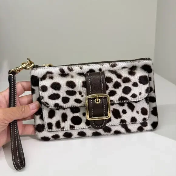 NEW‼️Coach Ashton Wristlet In Haircalf CEN13 Dark Brown Chalk