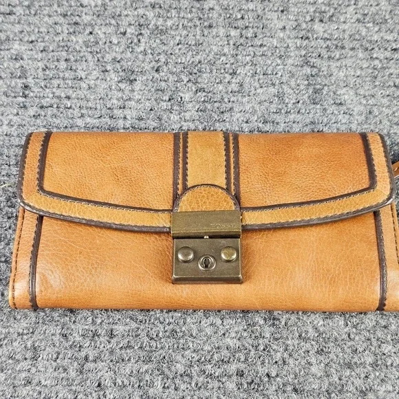 Fossil Wallet Womens One Size Brown Leather Wristlet Lock Key Print Lining