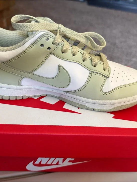 Nike Kids Low-Top Sneakers in Pale Green and White