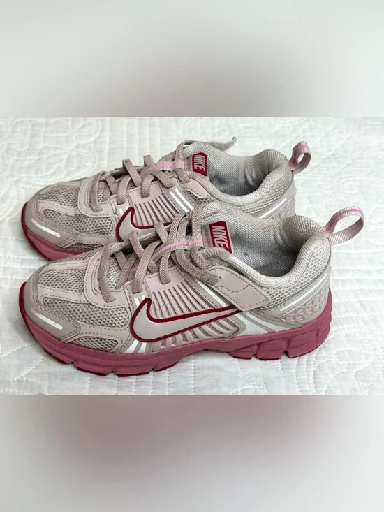 Little Kid's Nike Vomero 5 Silt Red/Silt Red-Peony (HF6999 601) Sz. 1