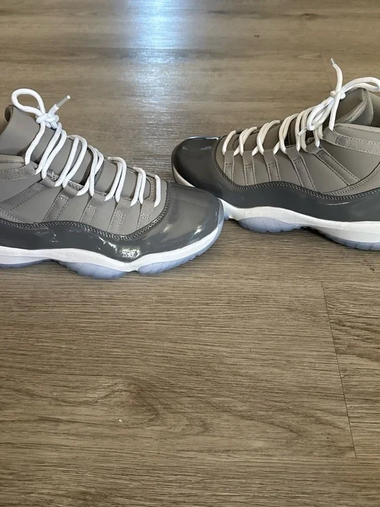 Jordan Men's Athletic Shoes Gray and White