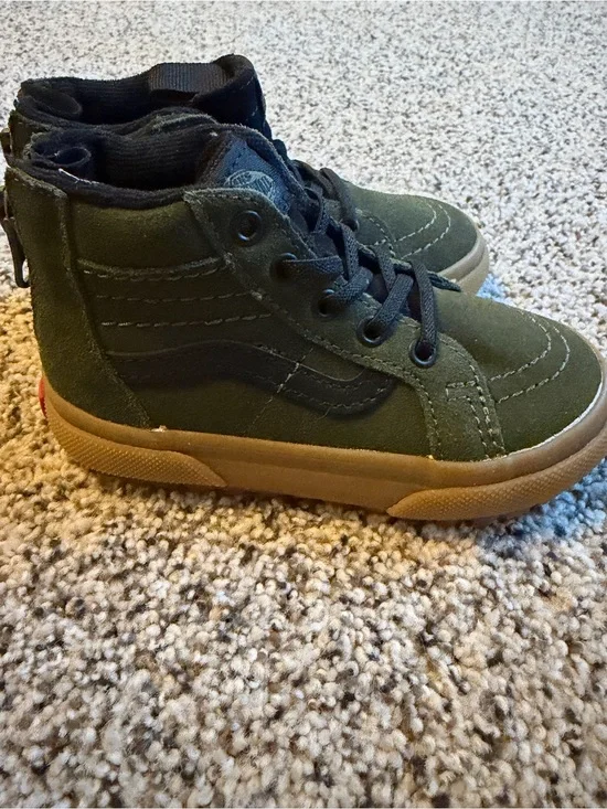 Vans toddler High-Top Sneakers in Olive Green with Gum Sole