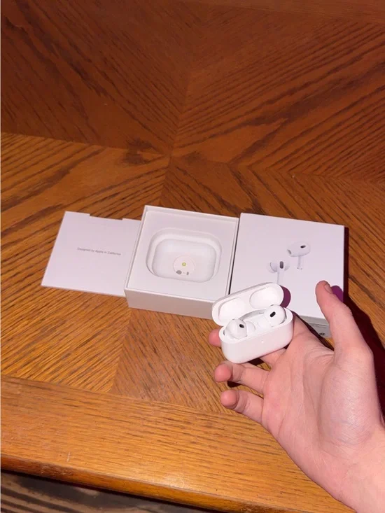 Apple White AirPods Pro with Charging Case