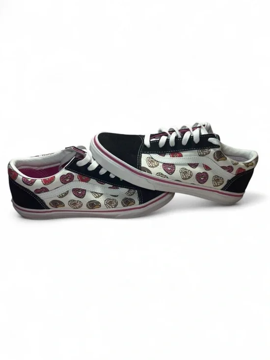 Vans Kids Low-Top Sneakers in Black, White and Pink Heart Print