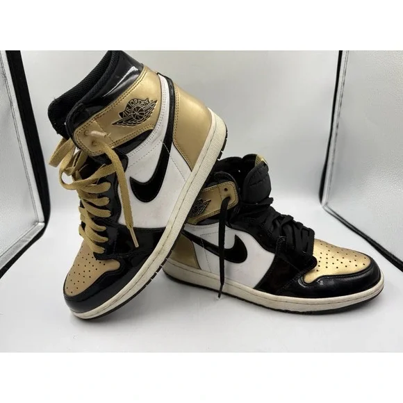 Air Jordan 1 Retro High Gold Toe Size 10.5