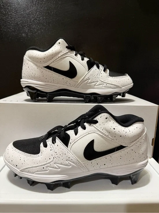 Air Jordan Stadium 90 Low TD Baseball Cleats Black White Men Sizes HQ0210-100