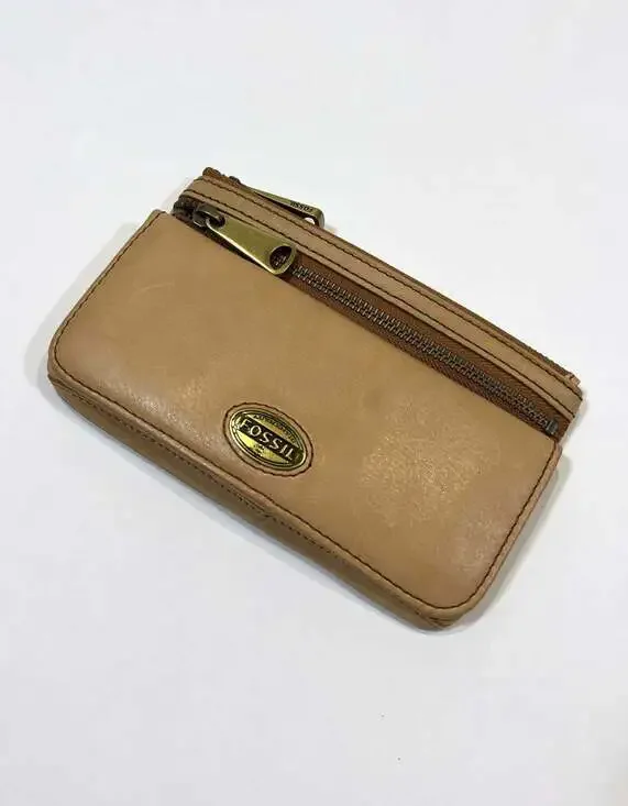 Fossil Brown Leather Explorer Flap Clutch Wallet Credit Cards Coins Zip Pocket