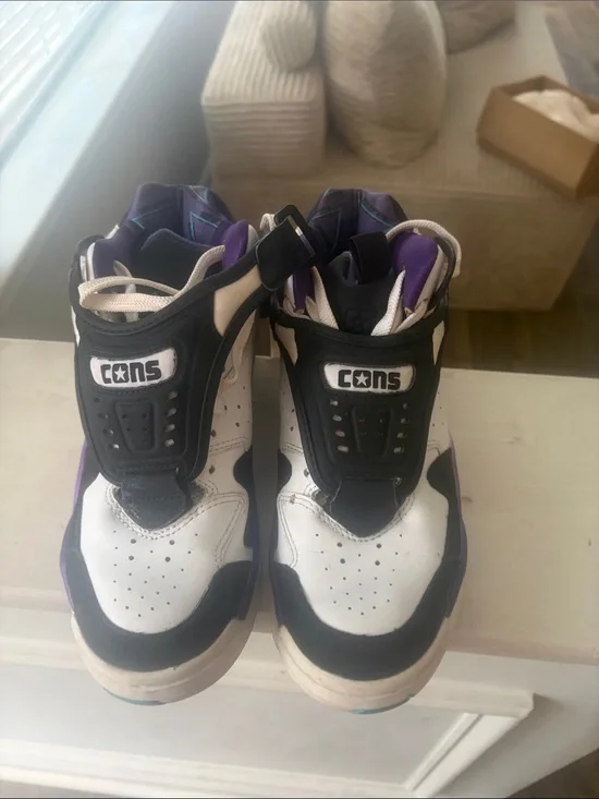 Kids High-Top Basketball Shoes in White & Purple converse