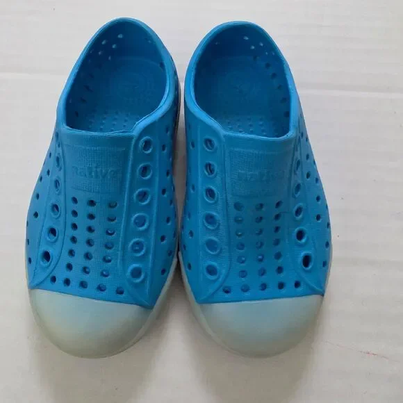 Native Jefferson Slip On Kids Water Shoes Blue Size C6 Lightweight Comfortable