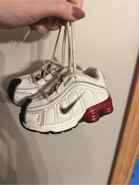 Vintage Nike Kids White, Red and Black Shock-Absorb Sneakers