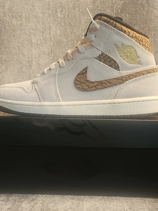 Air Jordan 1 Mid SE 'Brown Elephant'