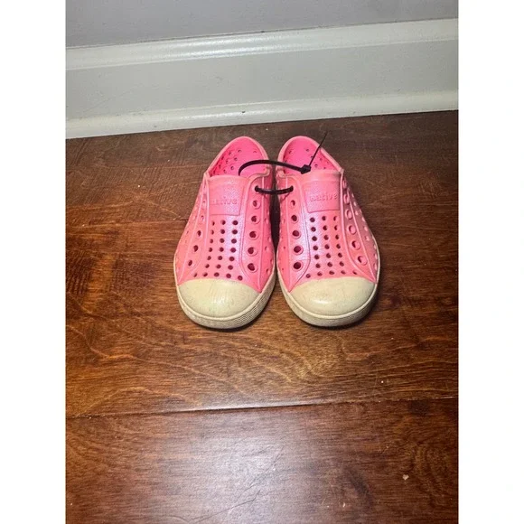 Native Jefferson Pink Perforated Slip On Water Shoes Kids C7