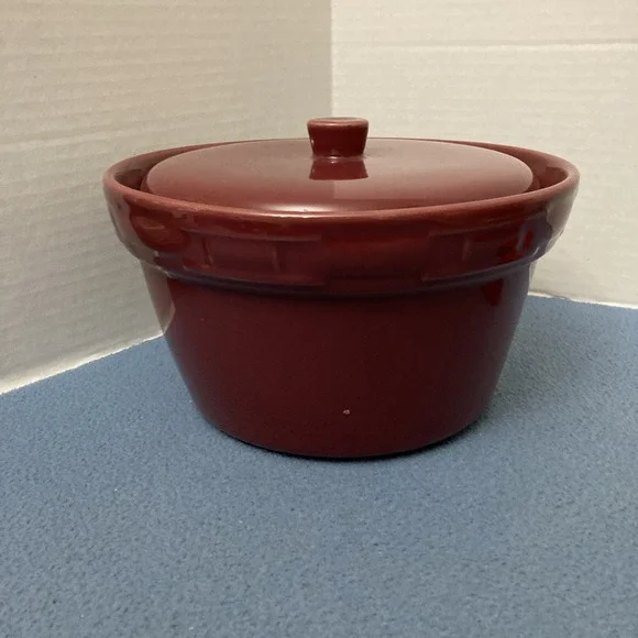 Longaberger Pottery Woven Traditions Paprika 2QT Covered Casserole Dish