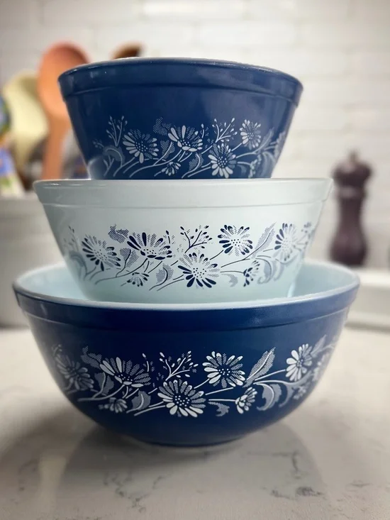 Pyrex Colonial Mist Mixing Bowl set 403-401
