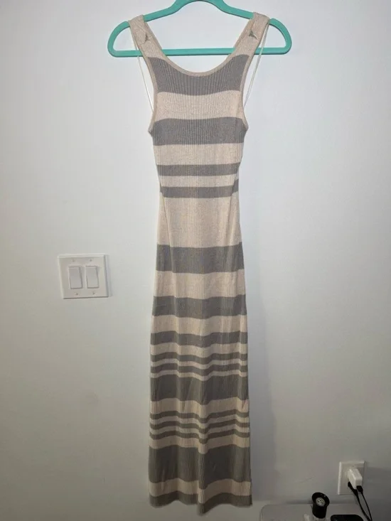 Vici Sleeveless Striped Ribbed Maxi Dress in Beige & Gray