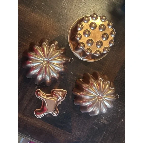 Vintage Metal  Molds Pan Wall Hangings Decor Copper‎ Color, Set of 4
