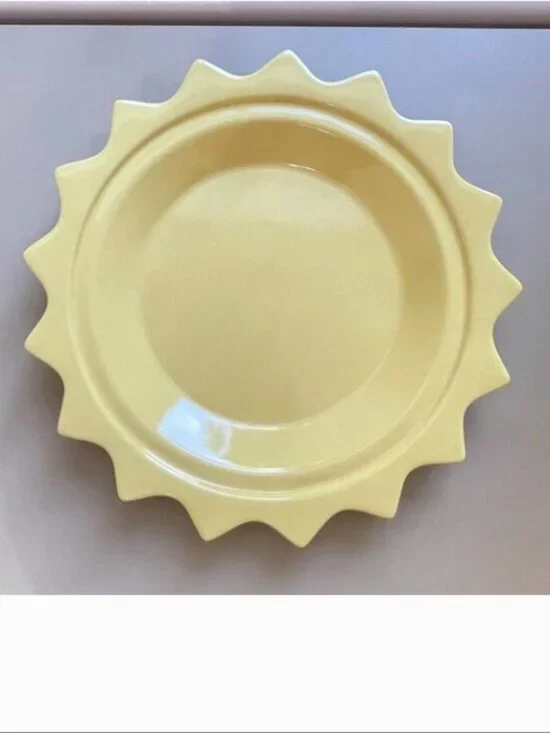 Chantal Yellow Sun Pie Plate Baking Dish Large