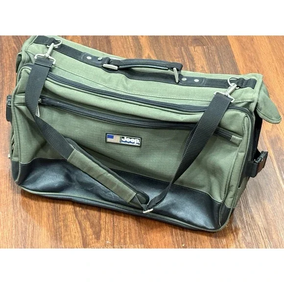 Jeep Suit Garment Bag Travel Luggage Rugged Black Canvas Black Bi-Fold Carry-On