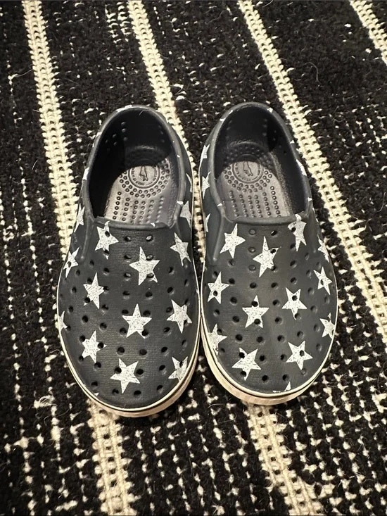 Native - Blue and White Stars