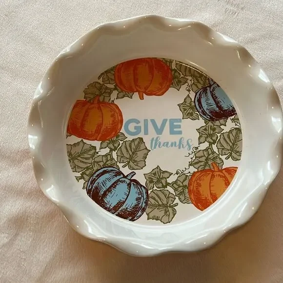 Give Thanks Glass Pie Plate 10 Inches Round 2 In Deep Holiday Baking Serveware