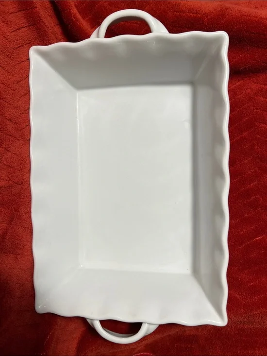 White Ceramic Rectangular Baking Dish with Scalloped Edges and Handles 8 x 12