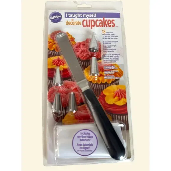 Wilton I Taught Myself to Decorate Cupcakes 18-Piece Decorating Set New Sealed