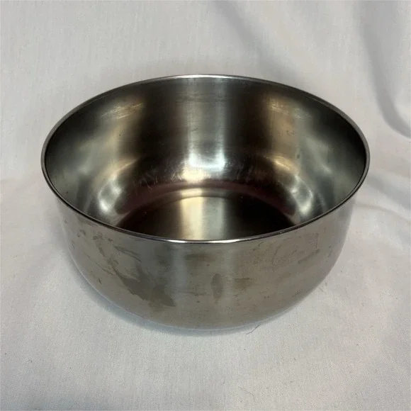 Stainless Steel Mixing Bowl 8‎ in Diameter Silver Solid