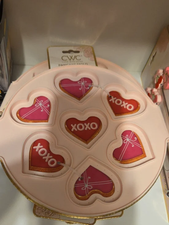 17 Pieces In Total. Heart Shaped Chocolate Box - Pink & Red