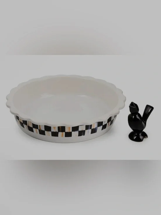 MacKenzie-Childs NWT Courtly Check Everyday Pie Plate with adorable Pie Bird
