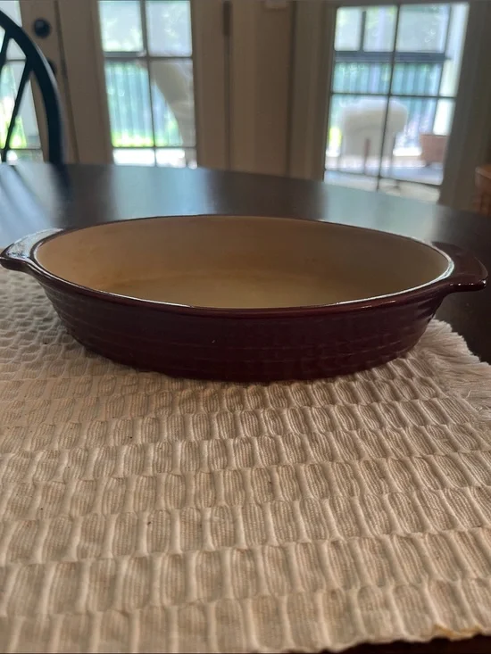 Oval Stoneware Baking Dish in Burgundy