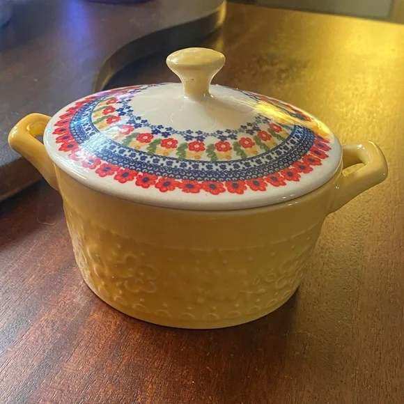 The Pioneer Woman Dazzling Delilahs, mini casserole dish with lid. Like new