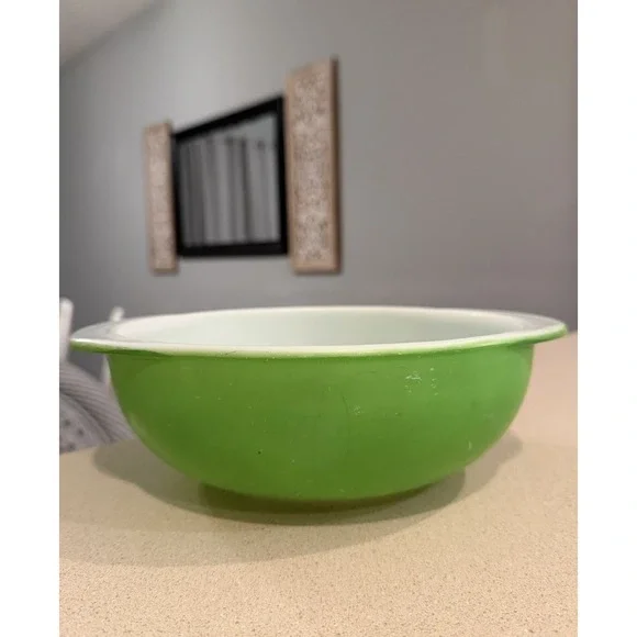 Vintage Pyrex Green Apple 024 2qt Round Casserole Baking Dish No Lid USA