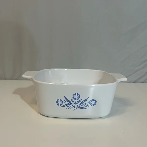 Vintage 1980’s CorningWare Corn Flower Baking Dish 1 3/4 QT.