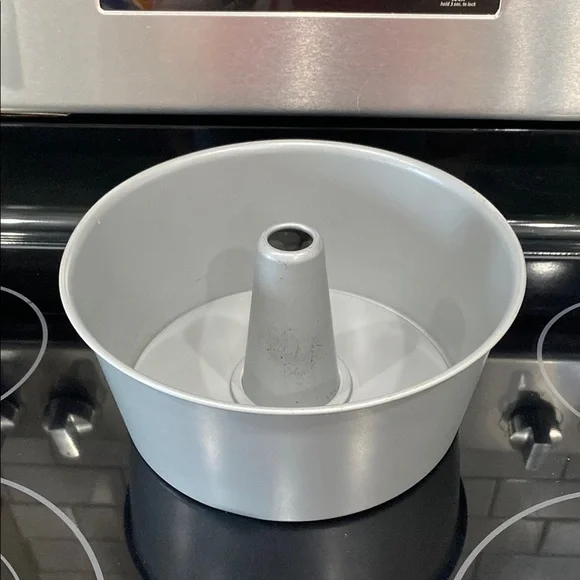 Silver Tone Preloved Angel Food/Tube Cake Pan - Nonstick Aluminum!