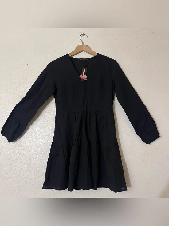 Fancyinn Black Tiered V-Neck Long Sleeve Dress